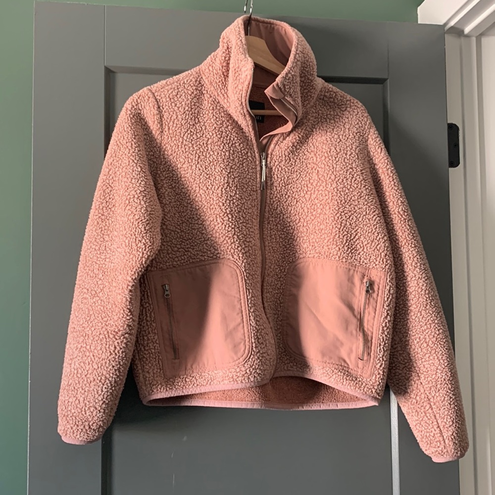 Vuori pink Sherpa jacket size small